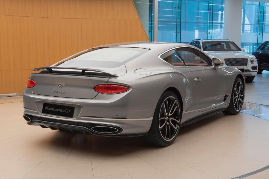  Bentley Continental GT W12 2020 года  (UAE) (фото 2 из 10)